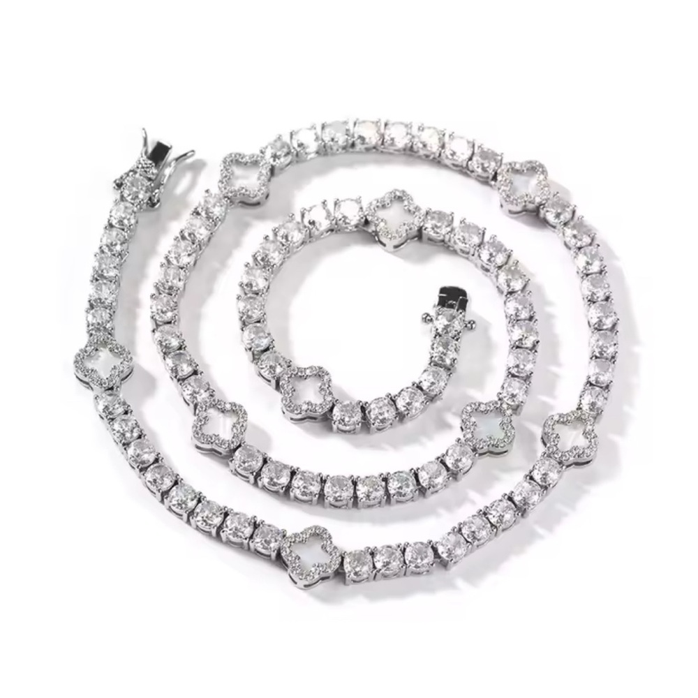 Crystals Diamond and White Clovers Necklace